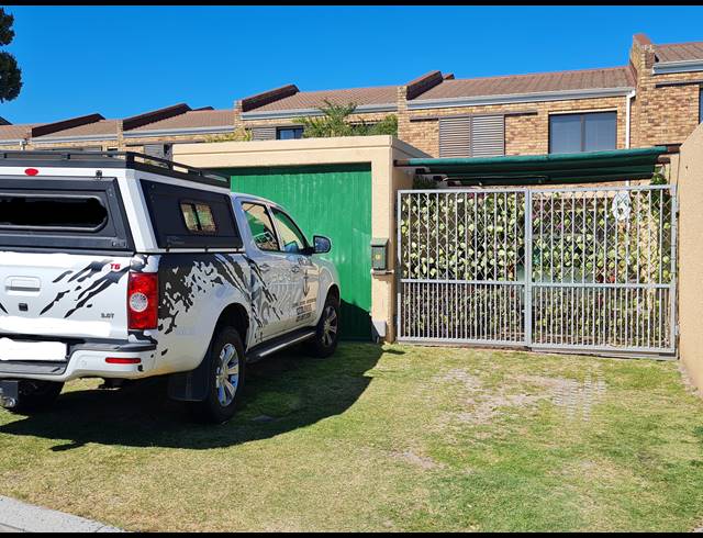 3 BEDROOM DUPLEX TO LET IN FLAMINGO VLEI